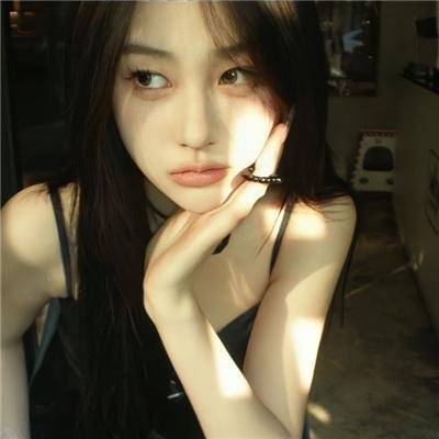 公寓里的两个女人